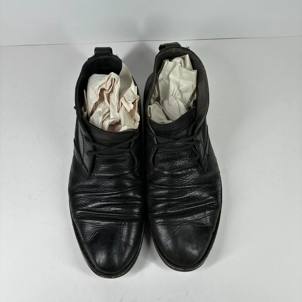 Kickers these chukka